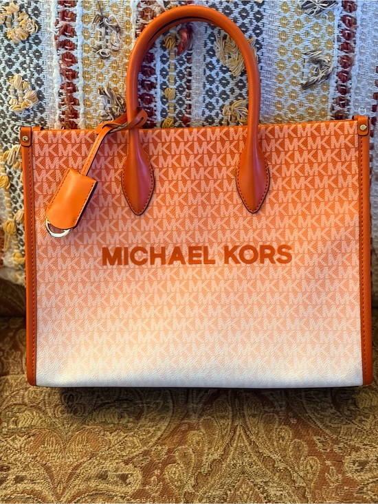 Michael Kors Handbags - Michael Kors Orange Ombre Signature Tote